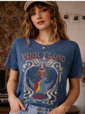 Pink Floyd 1973 Vintage Wash Graphic Tee Blue Relaxed Fit Size L NWOT